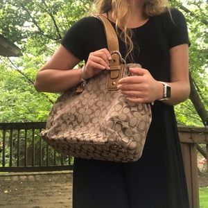 Neutral Coach purse!!